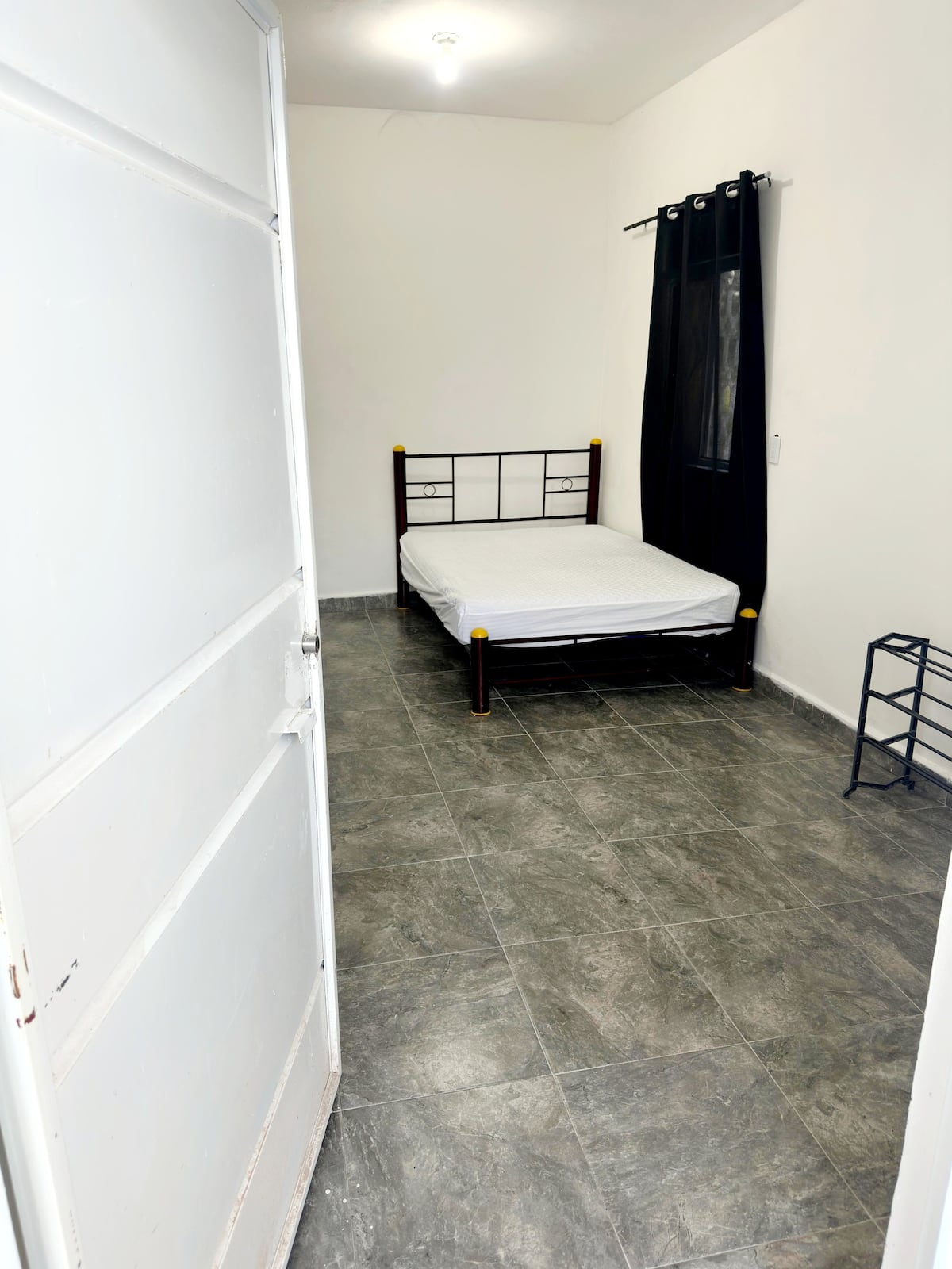Rec&aacute;mara con ba&ntilde;o propio ubicada en zona c&eacute;ntrica