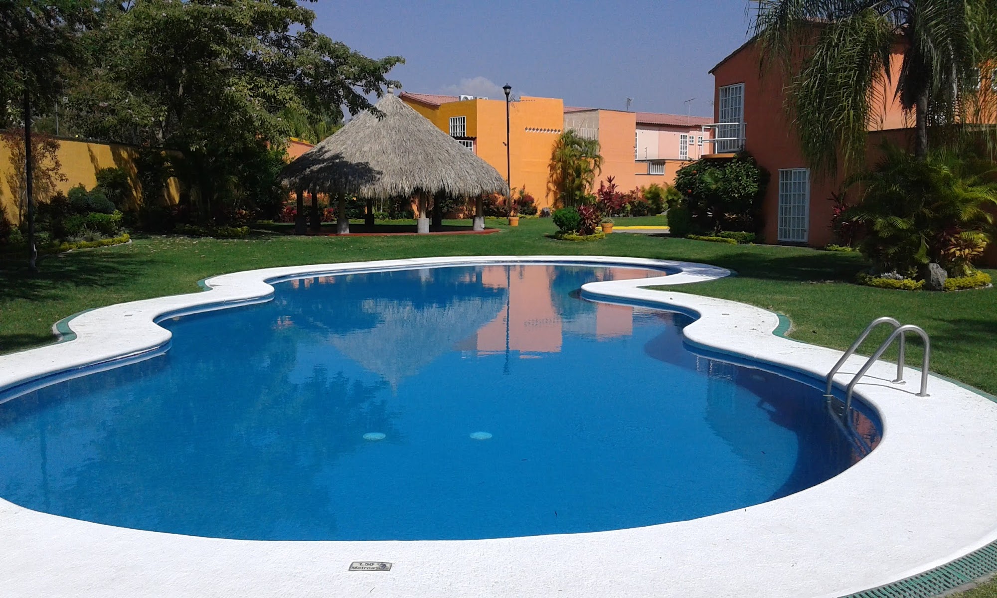 Albercas y jardines Teques