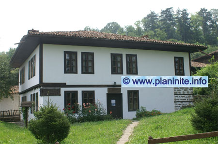 Tourist Hostel Ya "Dr. Hristo Momchilov" In Elena mountain hut