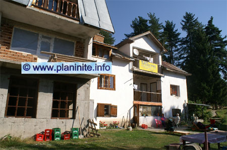 Hut "Treshtenik" (Stara) mountain hut