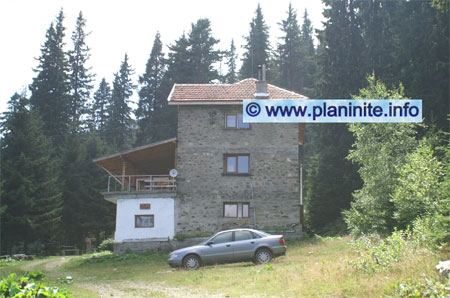 Hut "Kom" (Stara) mountain hut