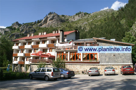 Hut "Trigradski Skali" mountain hut