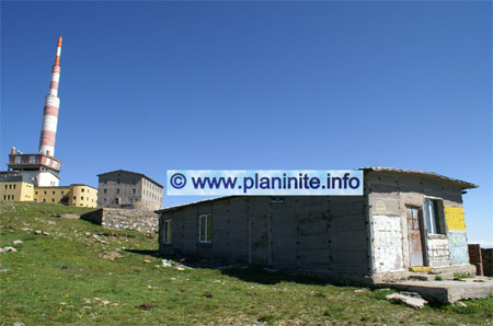 Tourist Hostel Ya At Peak Botev mountain hut