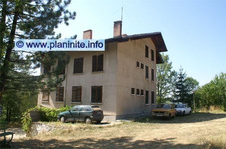 Hut "Momin Kladenets" mountain hut