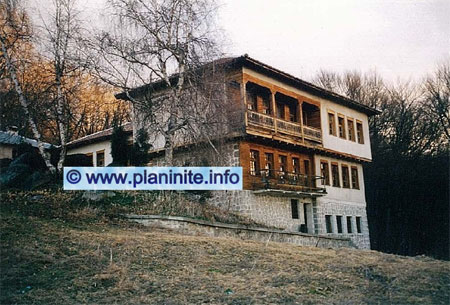 Hut "Buntovna" mountain hut