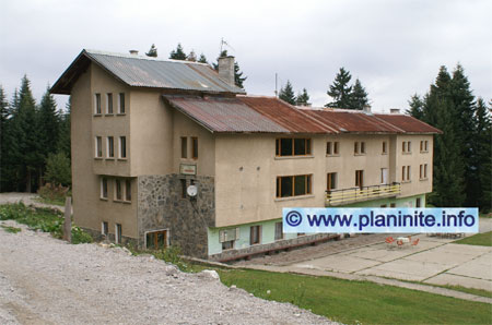 Hut "Pionerska" mountain hut