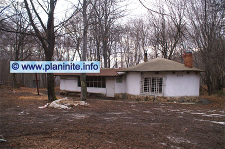 Shelter "Lovna Hizha" mountain hut