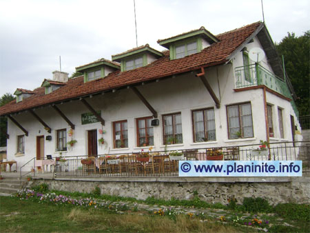 Hut "Pavel Deliradev" mountain hut