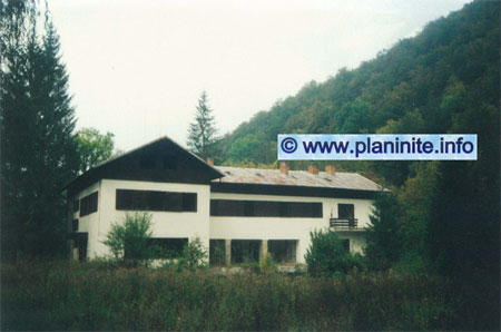 Hut "Yavorova Laka" mountain hut
