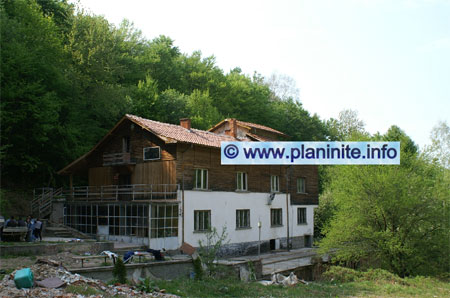 Hut "Byalata Voda" mountain hut
