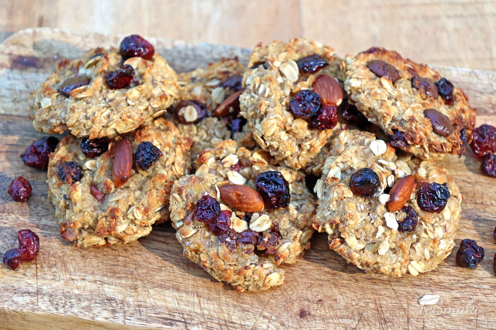 Banana and Apple Oatmeal Cookies 1