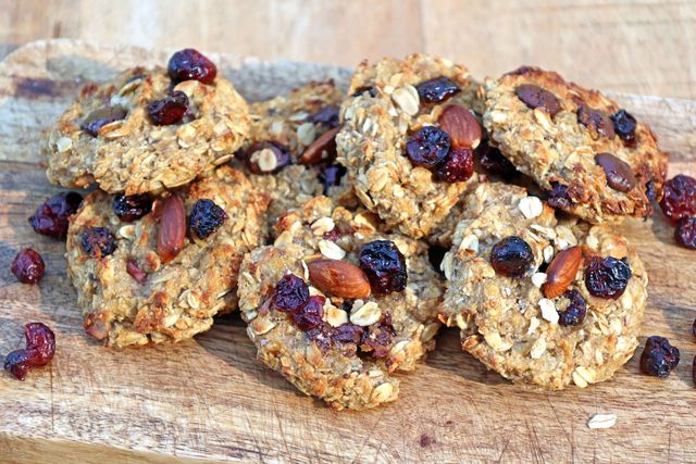 Banana and Apple Oatmeal Cookies