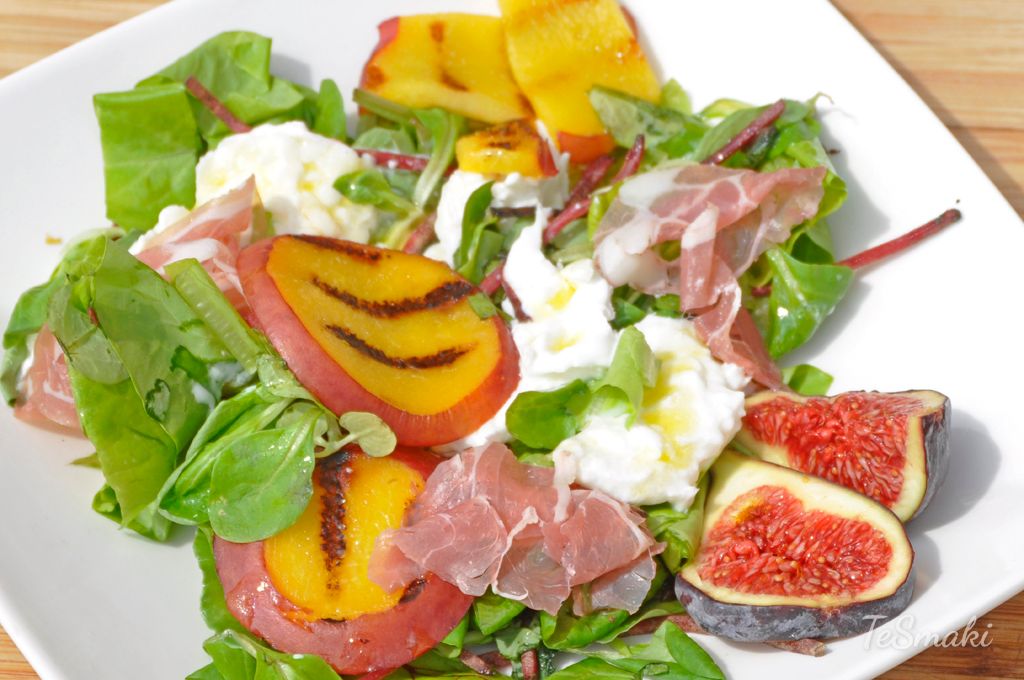 Mélange de salade aux fruits avec fromage Burrata et Pancetta 2