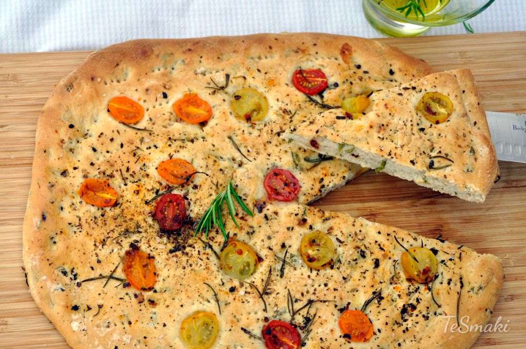 Focaccia aux herbes et tomates cerises 2