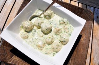 Meatballs in Dill Sauce