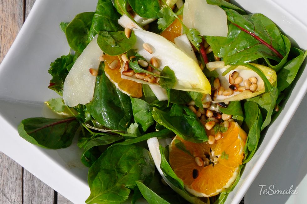 Spinach, Endive, and Honey Dressing Salad 1