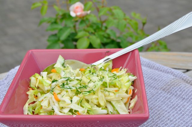 Salade de chou printanière