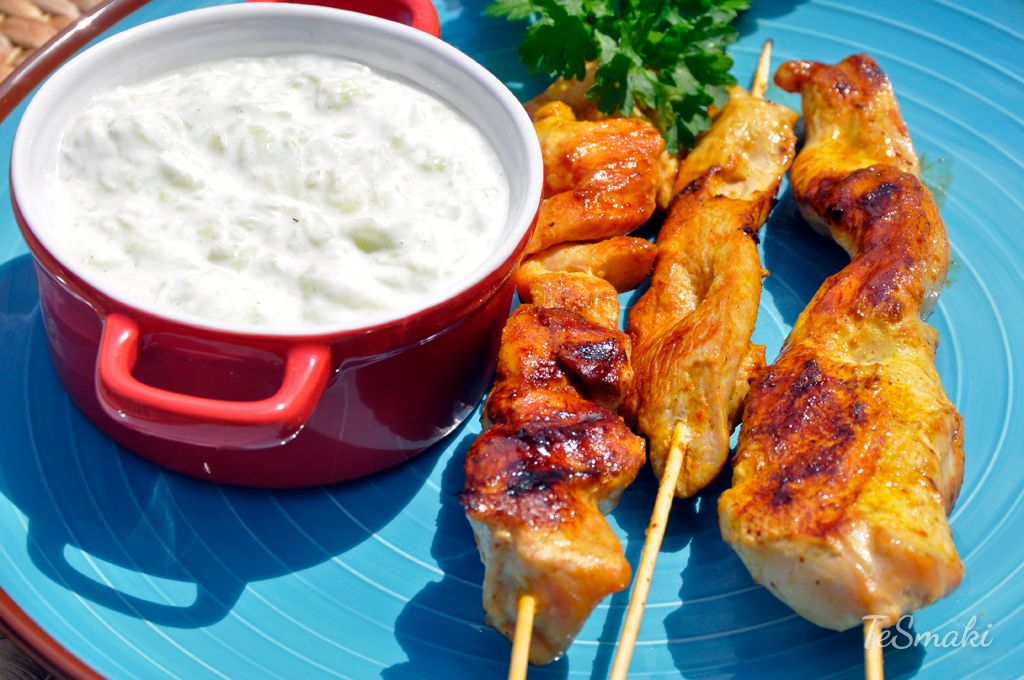 Dip jogurtowy tzatziki z szaszłykami 1