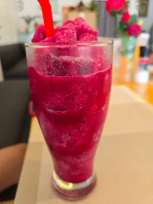 Red dragon fruit smoothie