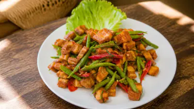 Crispy stir-fried curry paste.