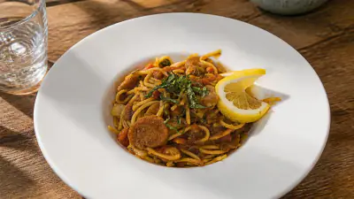 Spaghetti with tomato sauce