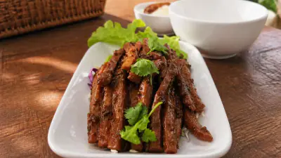 Plant protein, black pepper