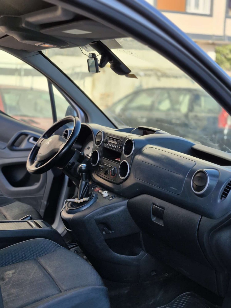PEUGEOT PARTNER HATASIZ DEĞİŞENSİZ ACİL SATILIK — görsel 3
