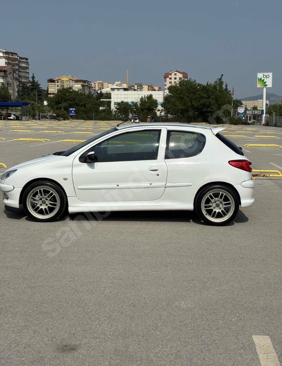 2006 Model 206 Van — görsel 3