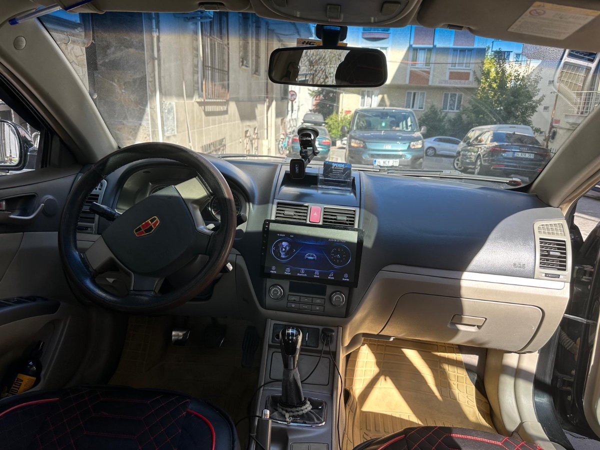 Geely Emgrand  2011 model  370000 — görsel 6