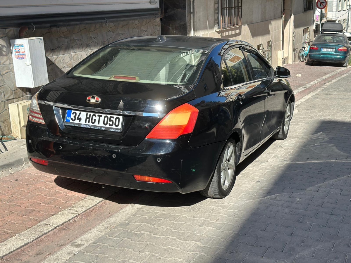 Geely Emgrand  2011 model  370000 — görsel 7