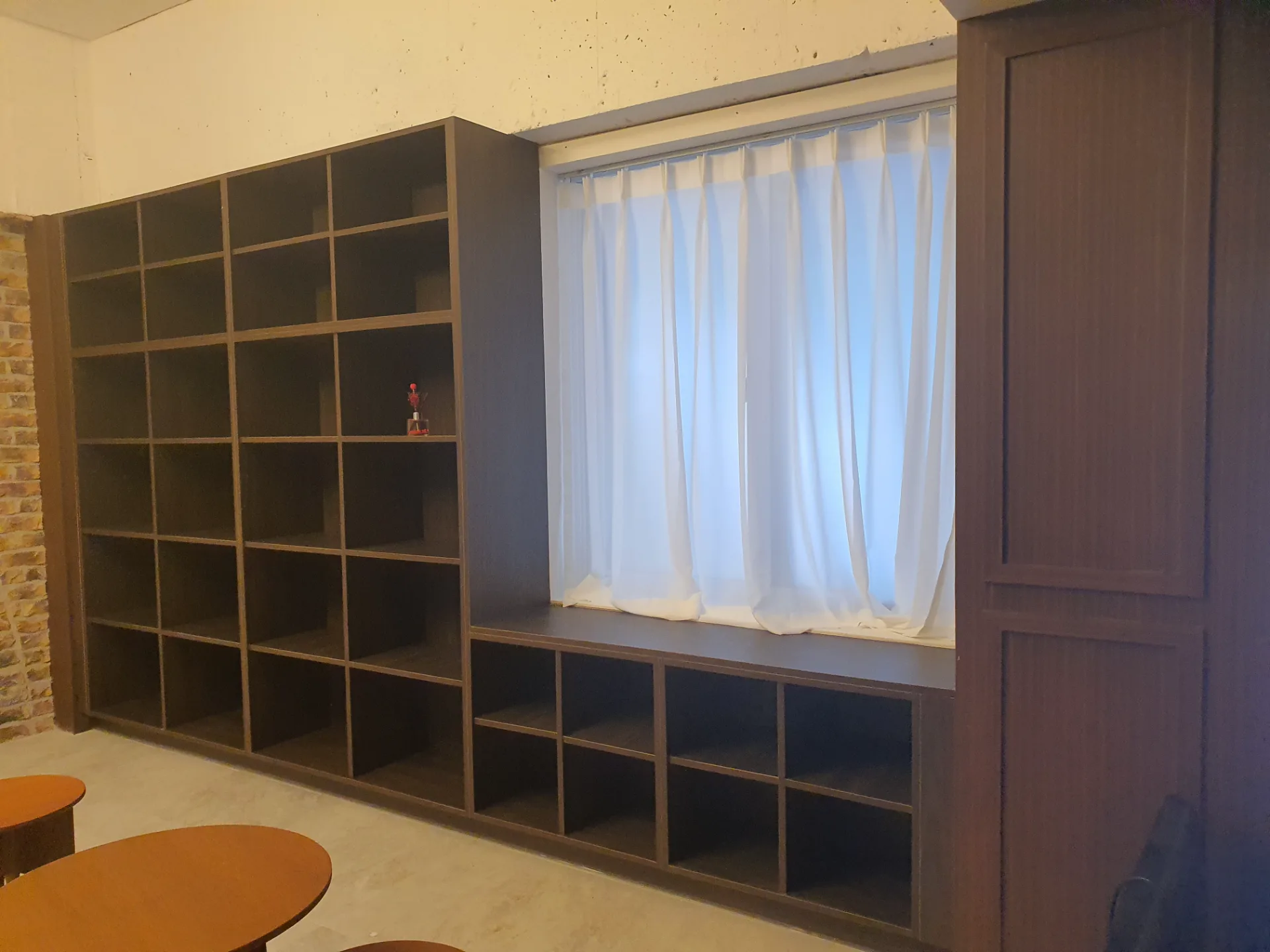 New Project의 소재와 동선