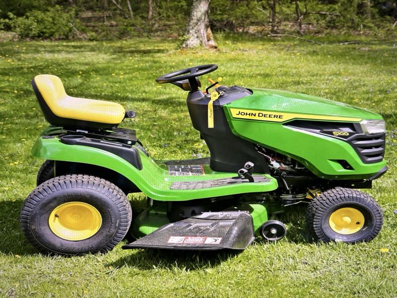 John Deere Riding Lawn Mower2