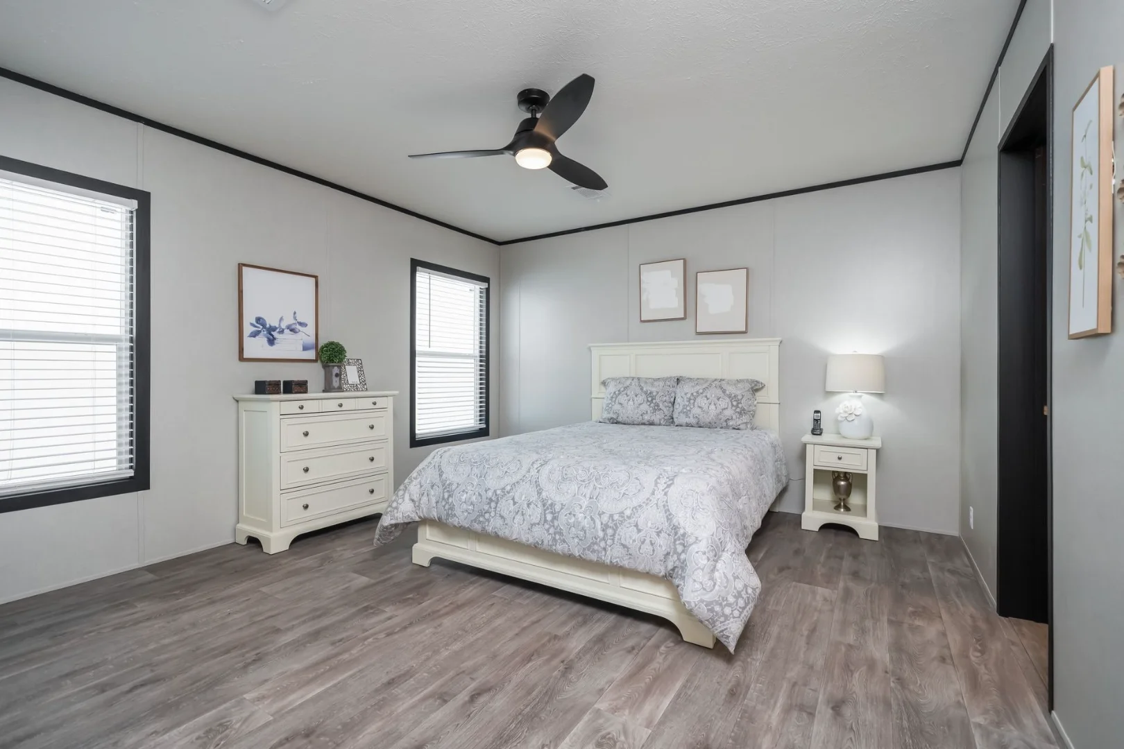 Breeze Farmhouse 38CLB28563EH Double Wide by Clayton thumbnail 6