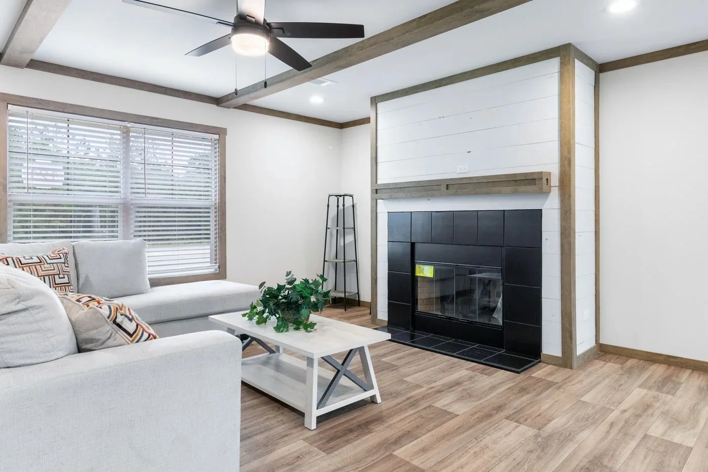 Emilie Elite 52NXI32563AH Double Wide by Clayton thumbnail 1