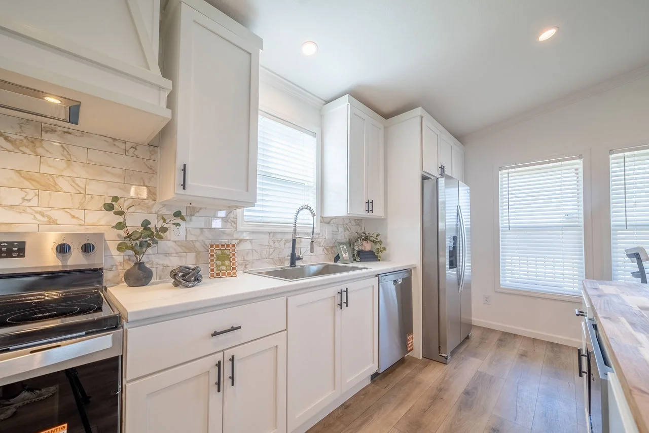 Innovation 5442H - The Cypress Creek Double Wide by Champion thumbnail 8