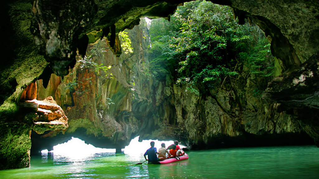 james bond island by big boat 1