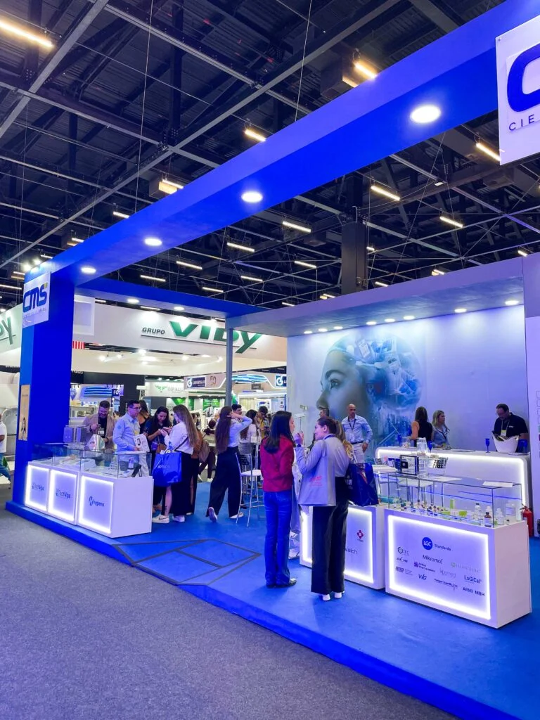 Stand CMS Feira Analítica 2025 — imagem 9