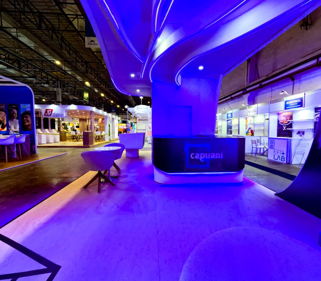 Stand Capuani - Feira In Cosmetics — imagem 8