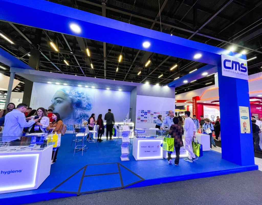 Stand CMS Feira Analítica 2025 — imagem 1