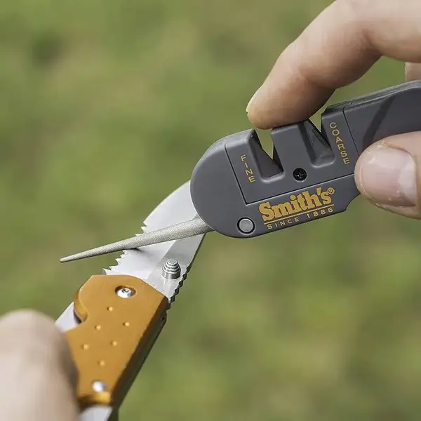 7. Smith’s Pocket Pal Multi-Function Sharpener