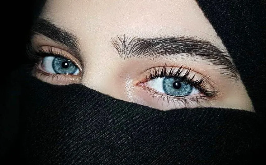 Women with Long Eyeleash Image