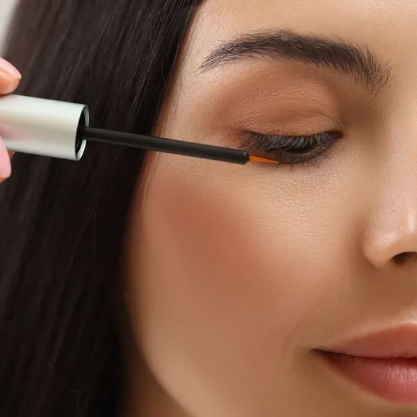 Women with Eyeleash Growth Serum