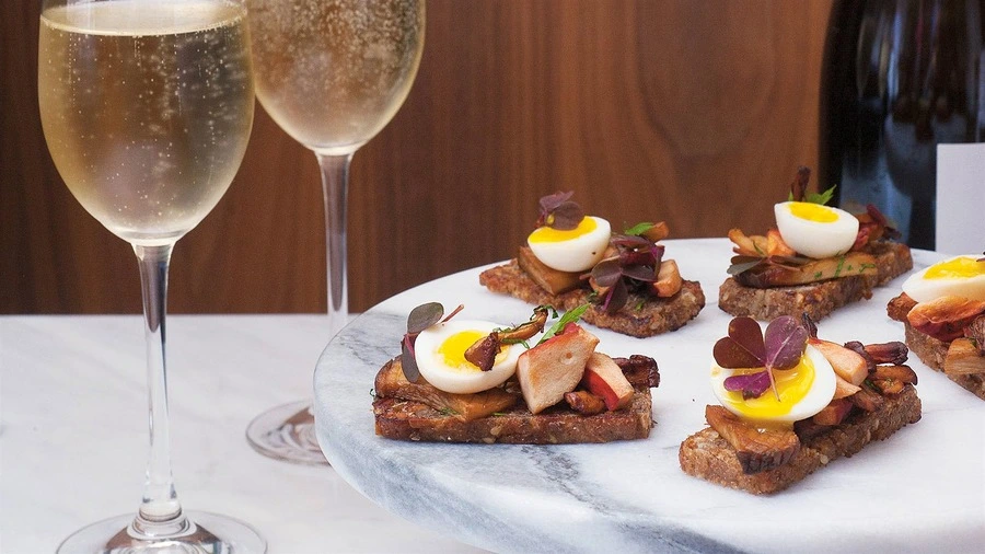 Champagne Tasting and Pairing Tips