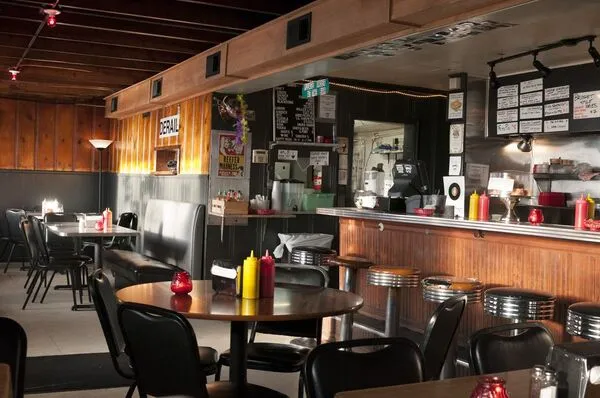 Dino’s Bar and Grill Nashville