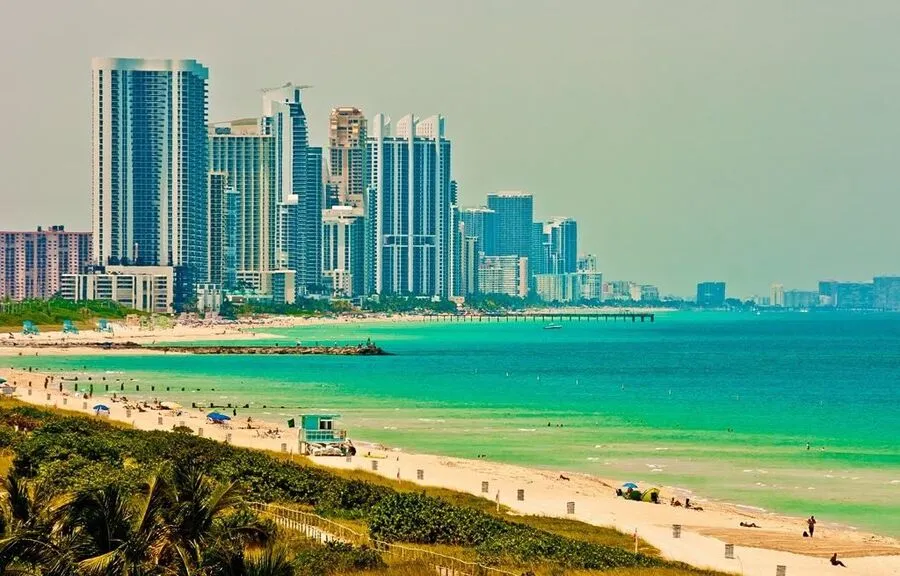 10 Best Hotels in Miami for 2025 - Style, Views, and Prime Locations