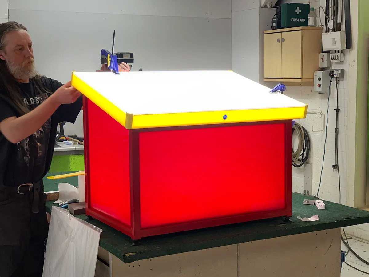 Tavolo Attività Illuminato per Bambini