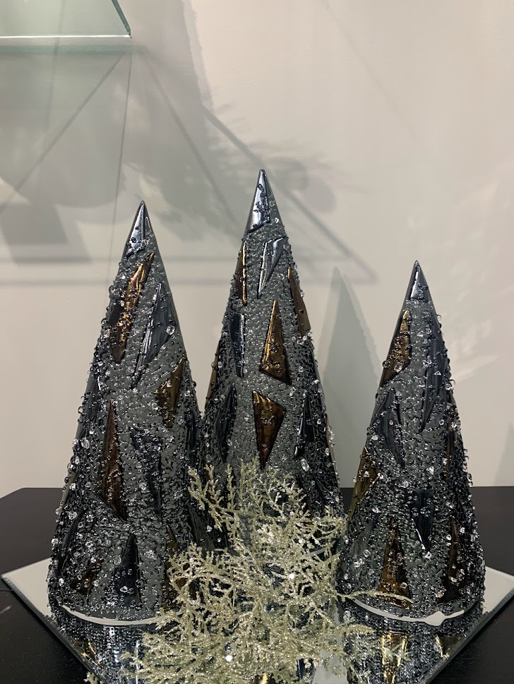STAND ALONE HOLIDAY TREES