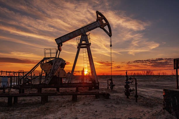 Oil prices drift lower as demand weakens | The Morning