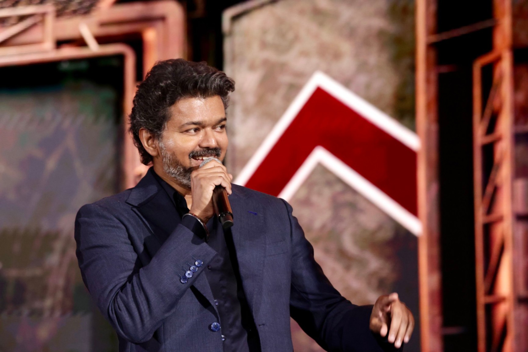 ‘I gave up cinema to stand up for my fans’: Actor Vijay | The Morning