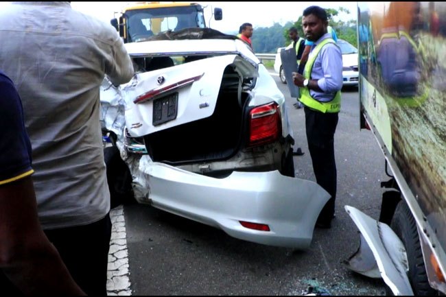 Multiple vehicles collide | The Morning
